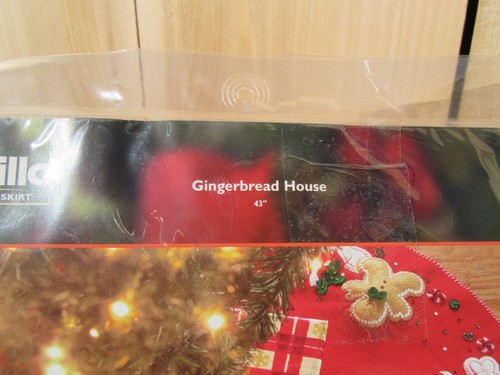 Brand New Bucilla Gingerbread House 43" Felt Christmas Tree Skirt Kit #85133 - Picture 2 of 8