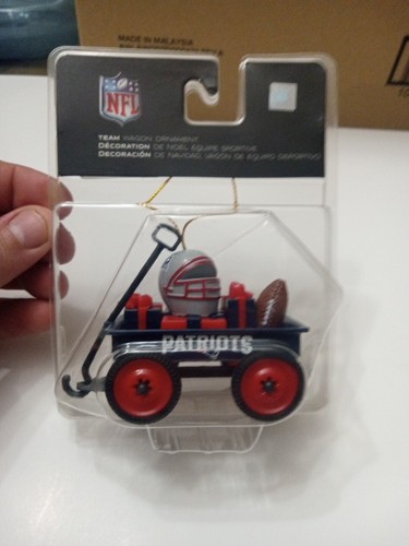 New England Patriots Christmas Stocking Holiday 17" With TEAM ORNAMENTS INCLUDED - Picture 4 of 7