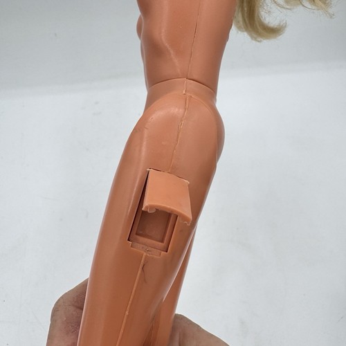 1974 1976 GENERAL MILLS KENNER BIONIC WOMAN Doll No Clothing One Arm - Picture 4 of 8