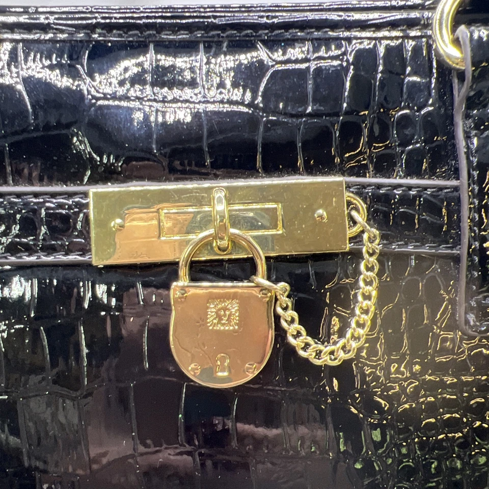 Bolso de Mano Anne Klein Negro Cartera Caimán Repujado Charol Cerradura Dorada Usado en Excelente Condición Foto 2 de 4