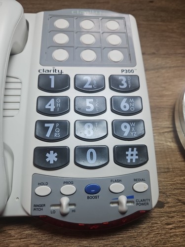 Telefono Clarity P300 Amplificato con Cavo Pulsanti Grandi Luce Lampeggiante - Foto 3 di 10