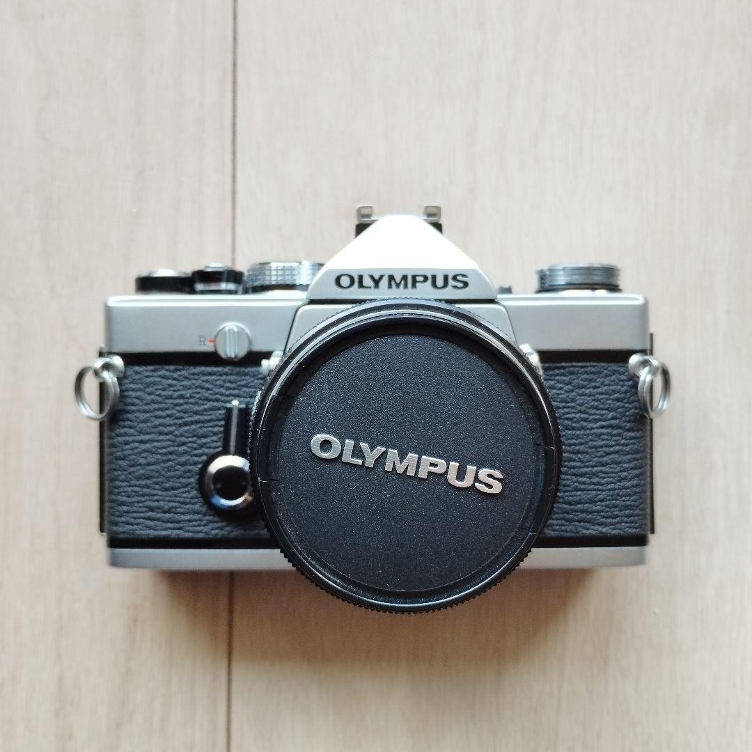 【美品】オリンパス　OM-1N シルバー　50mmF1.8レンズ、本革ケース付き Amazon | Olympus OM-1N シルバー | コンパクト 通販