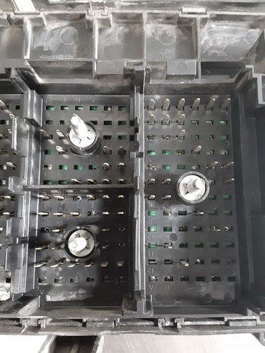Conjunto de caja de fusibles bloque de conexiones de motor Chevy Cobalt G5 2008-2010 OEM 25894223 - Imagen 12 de 17