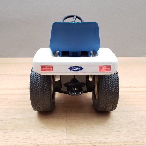 Vintage Ertl Ford LGT 12 Tractor with Wagon Lawn and Garden Set Diecast 1:12 - Picture 6 of 24