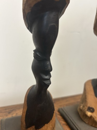 Hermosa estatua vintage de tribu africana tallada a mano 19" manos de madera cara decoración - Imagen 2 de 10