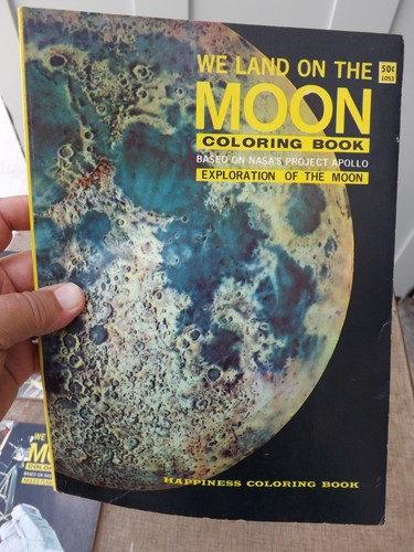 VINTAGE 1969 WE LAND ON THE MOON COLORING BOOK LOT MAN SPACE ASTRONAUTS NASA - Picture 6 of 21