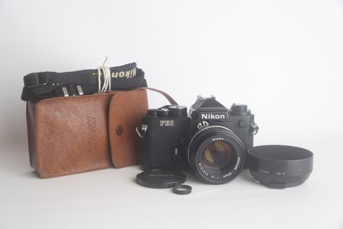 Cámara manual Nikon FE2 35mm Film SLR con Nikon 50mm F/1.4 y accesorios PROBADA - Imagen 2 de 20