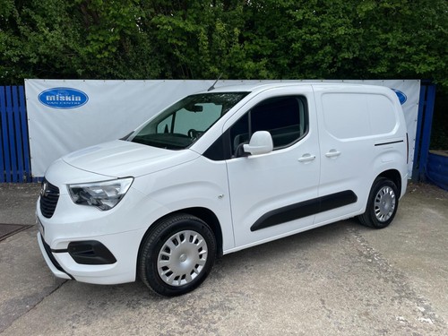 2021 70 Vauxhall Combo 1.5 Turbo D 130ps Sportive AUTO Van PLUS VAT