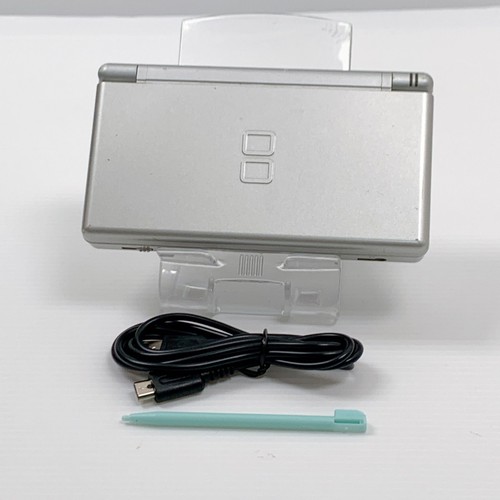 Consola Nintendo DS Lite plata brillante USG-001 con lápiz óptico y cable USB...