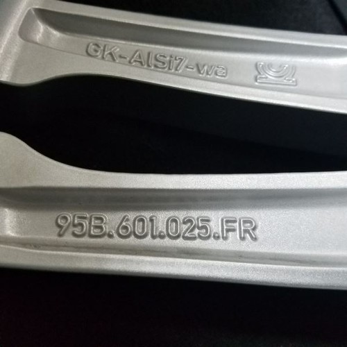 REAR Porsche Macan OEM Wheel 19” 2022-2024 Original Rim Factory 67376 - Picture 6 of 10