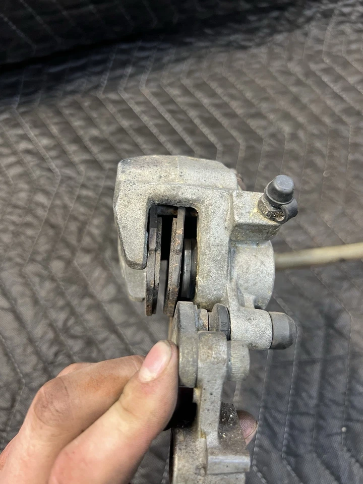 Задний тормоз в сборе 2003 2001-2013 Kawasaki KX85 - Изображение 4 из 4