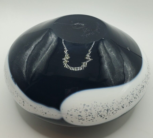 Vintage Hand Blown Black Art Glass Decorative Saucer Vase Signed - Picture 5 of 14