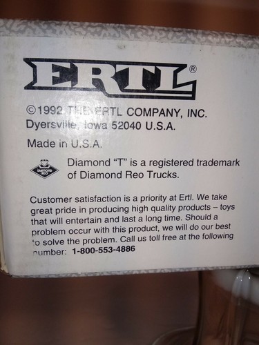 True Value Hardwarcoin Bank 1930 Diamond T Tanker Die Cast 1/34 Scale 1992 Ertl - Picture 7 of 12