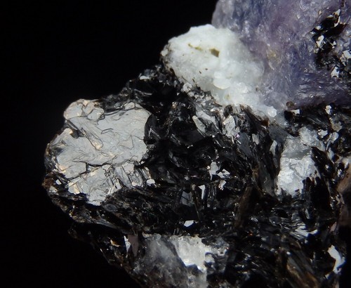 CORUNDUM var. SAPPHIRE beautiful crystal !!! ---- MADAGASCAR Zazafotsy /ph698 - Picture 7 of 11