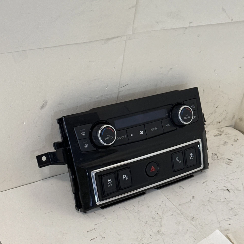 2018 NISSAN TITAN AC HEATER CLIMATE CONTROL OEM  - Image 2 of 4