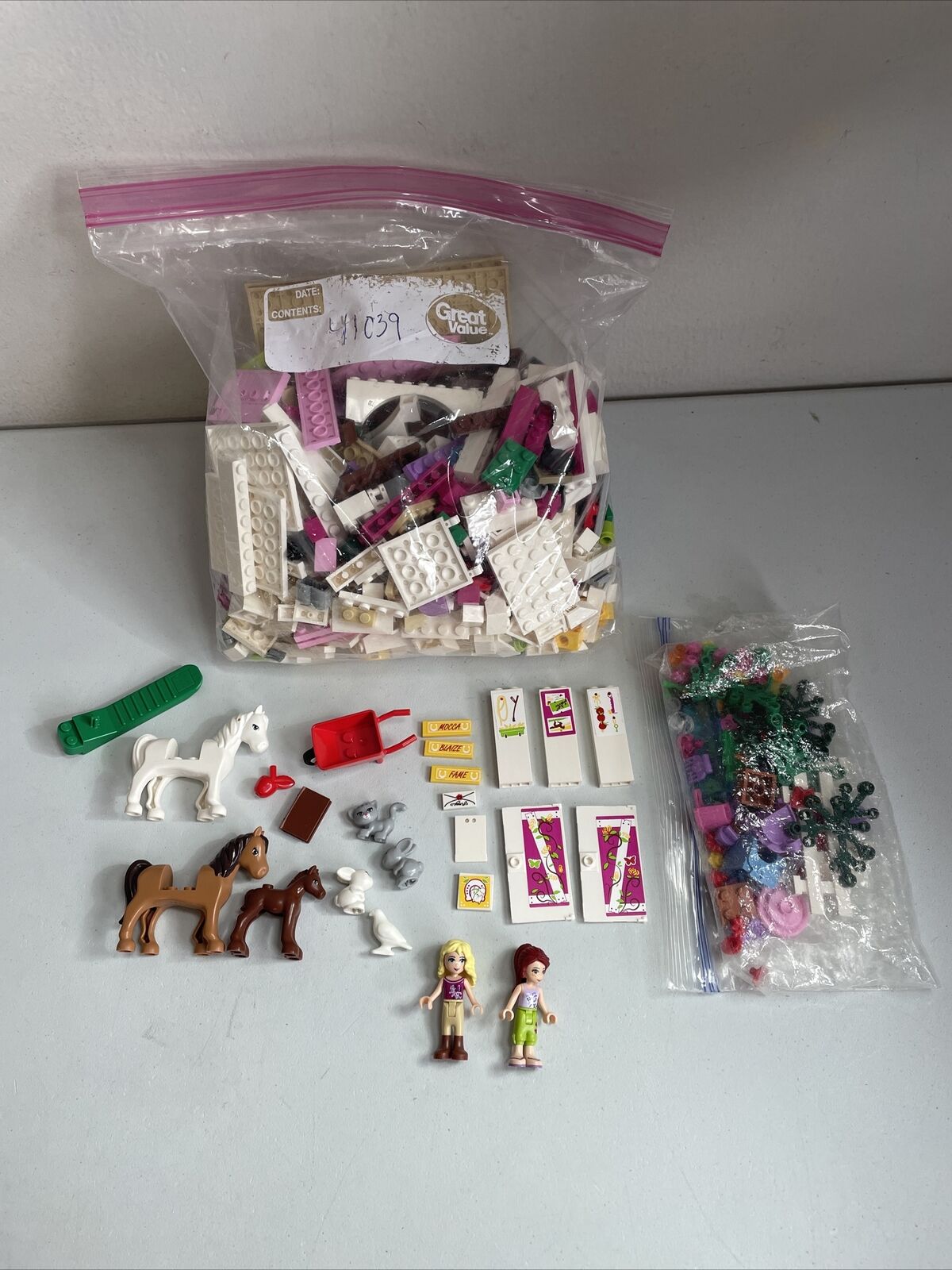 Lego Friends 41039 Sunshine Ranch w/ 2 Minifigures **Incomplete - Read**