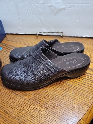 Clarks Women's Dark Brown Leather Studded Slip-On Clog Shoes Fully Lined Sz 10M - Picture 3 of 9