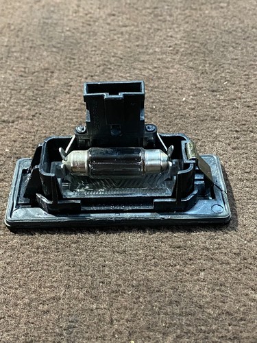 2009 - 2017 Audi Q5 License Plate Light OEM - Imagen 7 de 8