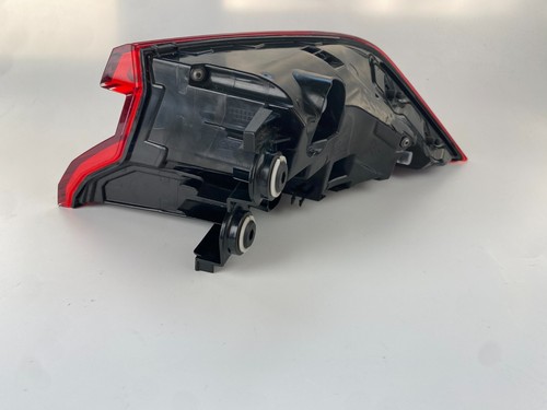 Audi Q8 4M8945069A USA Tail Fender Left Outer Light Valeo 90139137 - Picture 6 of 13