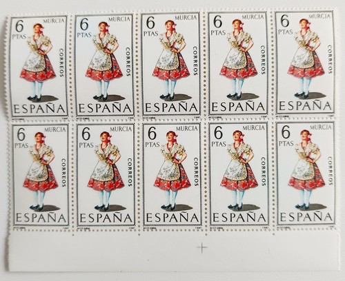 España 6 Bloques de Sellos Edifil 1843,1900,04,06,07 y 52. Trajes Tipicos Españ - Imagen 4 de 6