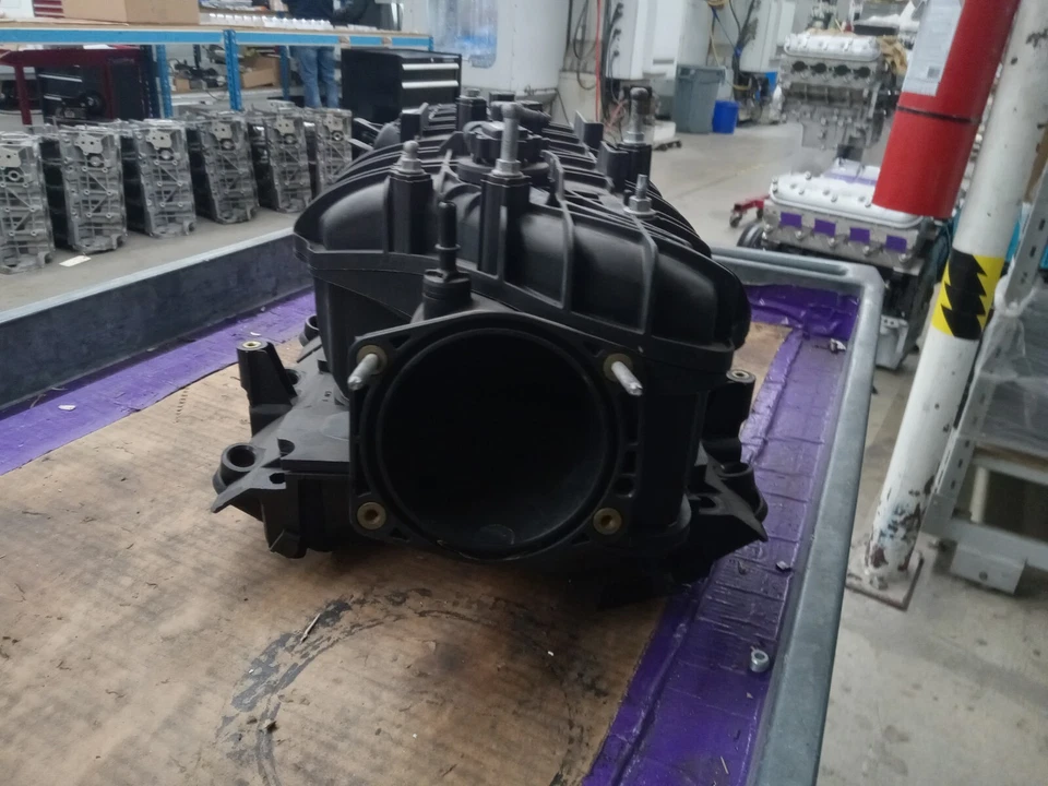 25359561 2007 2008 2009 GMC Yukon XL 1500 Denali 6.2 6.0 4.8 5.3 colector de admisión Foto 4 de 4