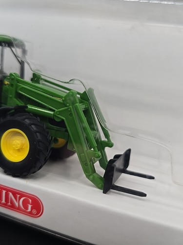 Wiking John Deere Tractor with Forks 9583926 - Scale 1:160 - N Gauge - BNIB - Picture 6 of 12