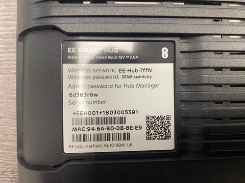 EE Smart Hub Broadband Router Brand New With all Power Cables - Picture 3 of 3