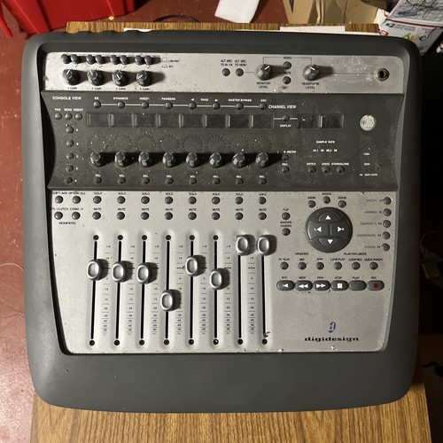 Digidesign 002 Control Surface Audio Interface - Picture 1 of 4