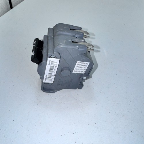Connecticut Electric UBIF-220N Thick Double Pole Circuit Breaker 20 Amp - Picture 3 of 6