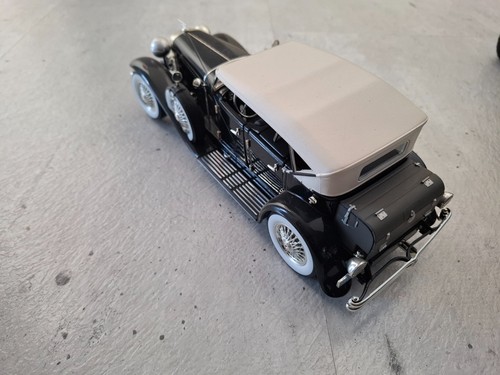 Duesenberg, Cabriolet, schwarz, 1934, Dach weiß, 1:18, Signature Models - Bild 4 von 18