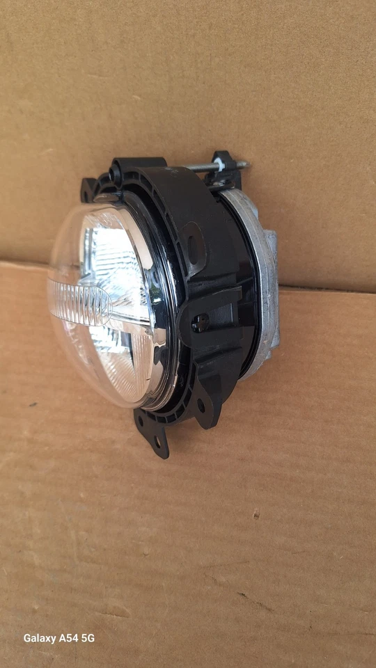 MINI FRONT BUMPER RIGHT FOG LIGHT LAMP DRIVER SIDE F55 F56 F54 F57 63177329172  - Image 2 of 4