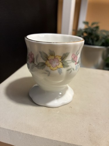 Floral Egg Cup Holder Fine Bone China - Picture 5 of 7