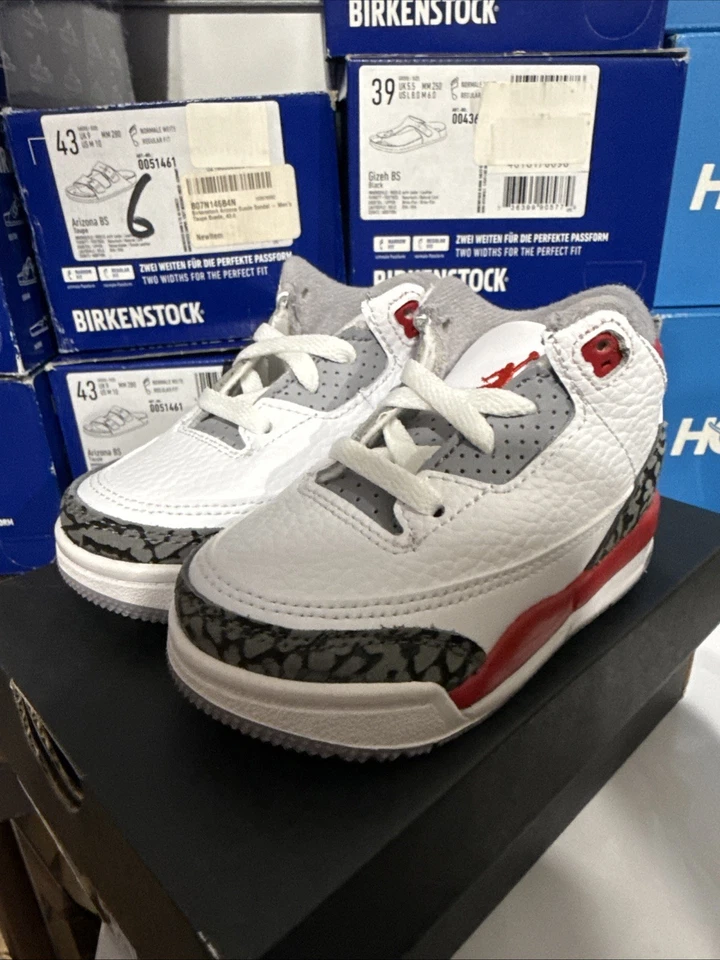 Tênis esportivo Nike Air Jordan 3 masculino tamanho 5C retrô vermelho fogo DM0968-160 - Imagem 2 de 4