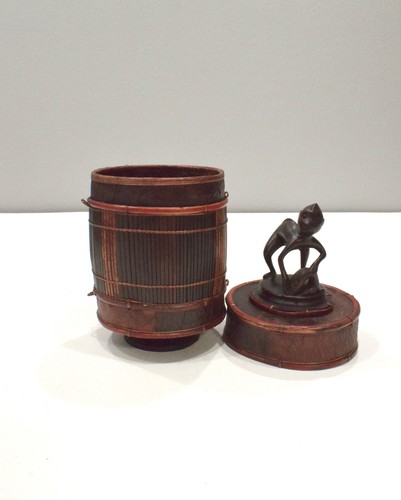 Basket Indonesian Palm Leaf Container Animal Wood Carving Top - Picture 4 of 6