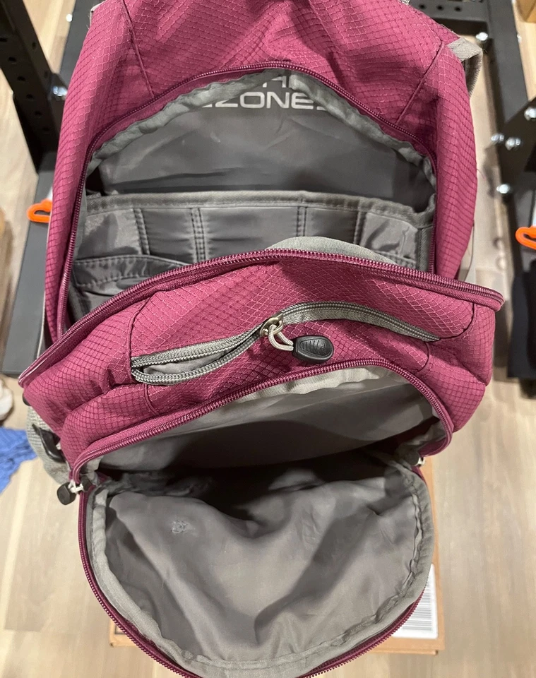 Mochila High Sierra RipRap púrpura acolchada trasera soporte para computadora portátil senderismo escuela Foto 4 de 4