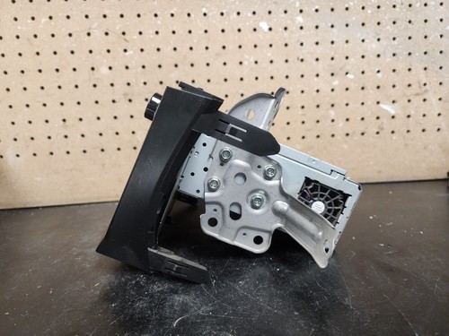 2015-2016 Toyota Prius V CD Player MP3 AM FM Radio Display Screen 86140-47210 - Picture 5 of 9