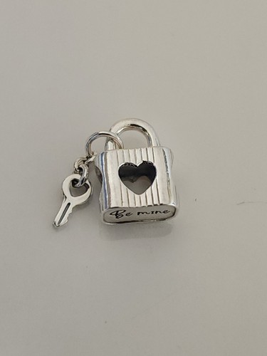 AUTÉNTICO CANDADO PANDORA Y LLAVERO ENCANTO #790095C01 - Imagen 1 de 4