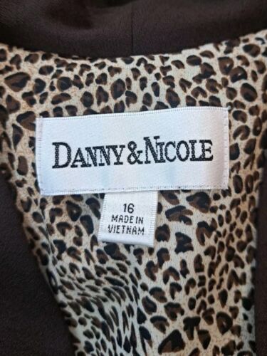 Danny & Nicole Pants Suit Size 16 Brown 2 Pc. Short Sleeve Button Front V-neck - Picture 3 of 14
