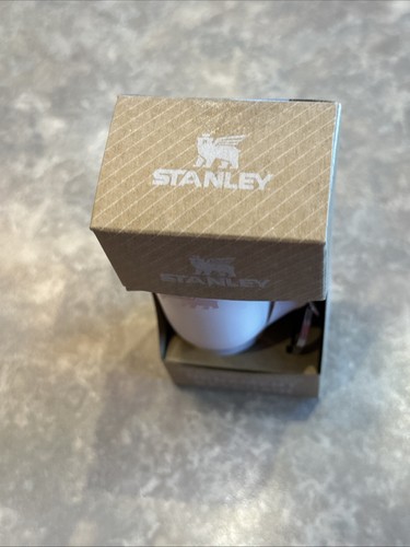 NUEVO EN CAJA Llavero Stanley Mini Quencher H2.0 Adorno de Navidad ROSA CUARZO Limitado - Imagen 9 de 11