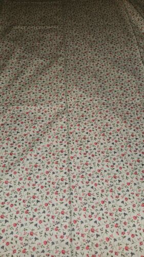 Concord The Kesslers Ditsy Flowers On Green Cotton Fabric 2 Yards 22" X 45"Wide - Picture 2 of 7
