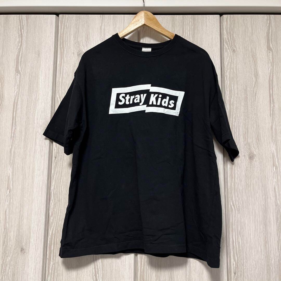 straykids アメリカ北米グッズ　Tシャツ XLサイズ　スローガン付き straykids アメリカ北米グッズ Tシャツ XLサイズ スローガン付き