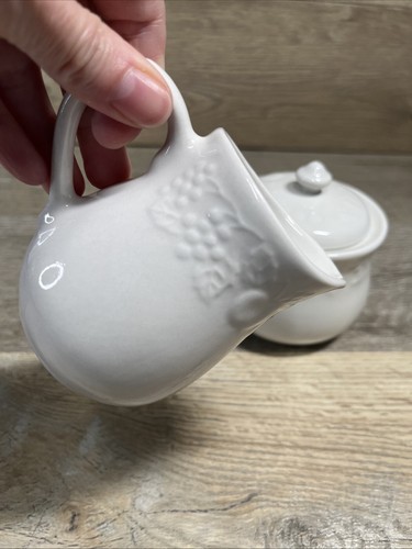 GIBSON Ceramic White Creamer and Lidded Sugar Dish 2 Piece Serving Set - Picture 6 of 8