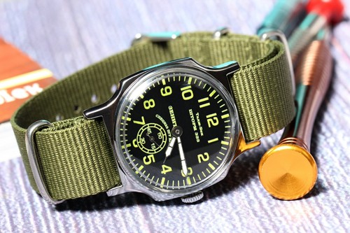 Vintage Soviet Military Watch for Men POBEDA - Rare Mechanical Timepiece - Picture 3 of 12
