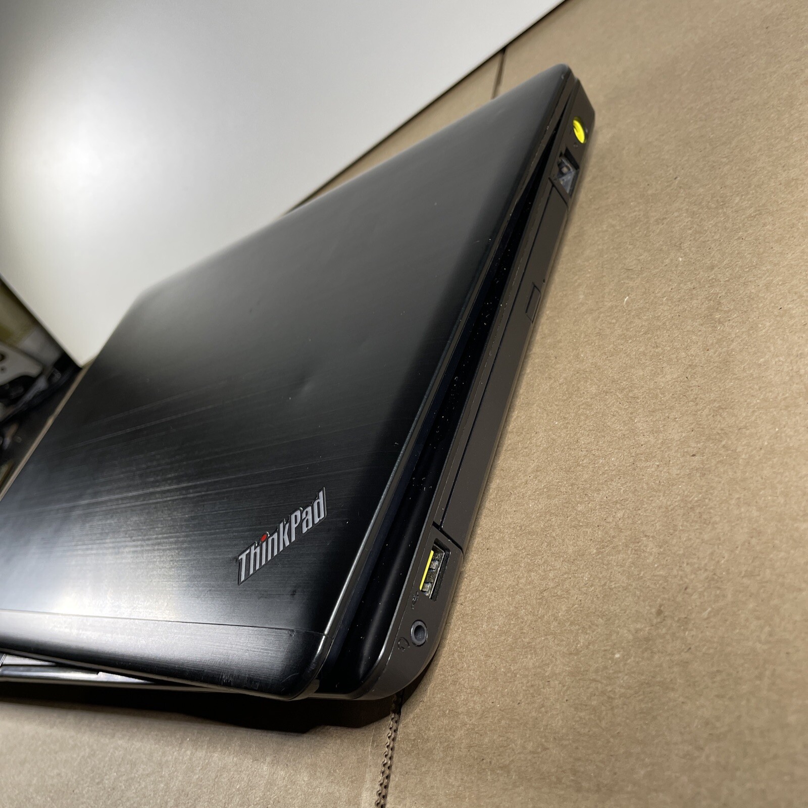 Lenovo Thinkpad Edge 14" Laptop i3-2350m 4gb Ram 500gb Hdd Boots Bios Parts / Re - Picture 8 of 9