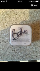 Apple-iPod-Shuffle-4th-Generation-Signed-By-U2-Bono-Special-Edition-Red
