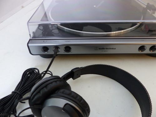 Audio-Technica AT-LP60XHP Fully Automatic Belt-Drive Stereo Turntable with Headp - Picture 4 of 11