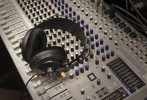 SAMSON SR850 Professional Studio Reference Headphones - Picture 7 of 7