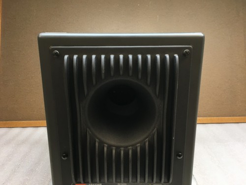 JBL LSR4326P Powered 2-Way 6,25" Bi-Amplified Studiomonitor *LESEN* - Bild 8 von 10