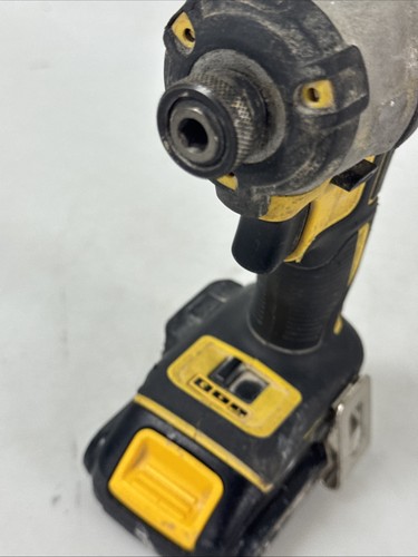 Avvitatore a percussione brushless Dewalt DCF887 con batteria da 1,3 Ah - Foto 9 di 24