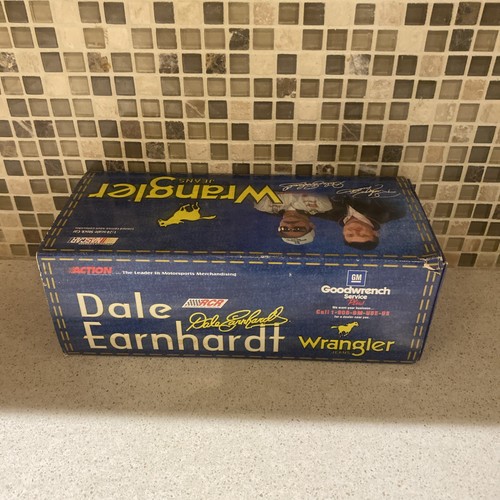 1999 Dale Earnhardt Goodwrench Wrangler Chevrolet Monte Carlo Action NASCAR 1/24 - Picture 7 of 7